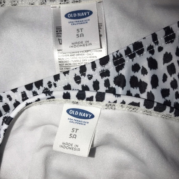 Old Navy 2-Piece Black & White Ruffle Snow Leopard Print Bikini.  Girl Size 5T. - Picture 7 of 7